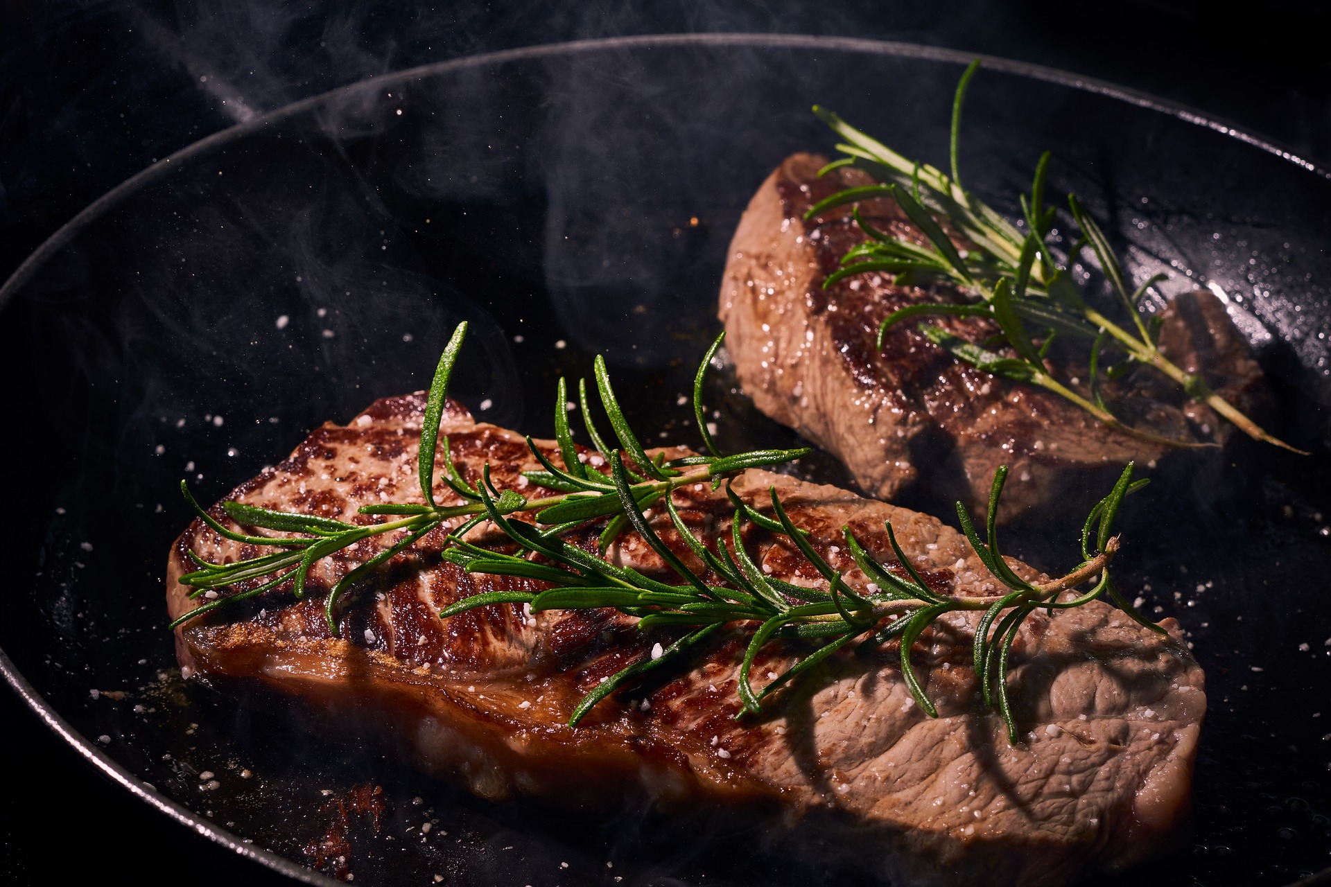 Wieso der Testosteronspiegel unter low-carb Ernährung sinkt und wie Sie damit umgehen sollten