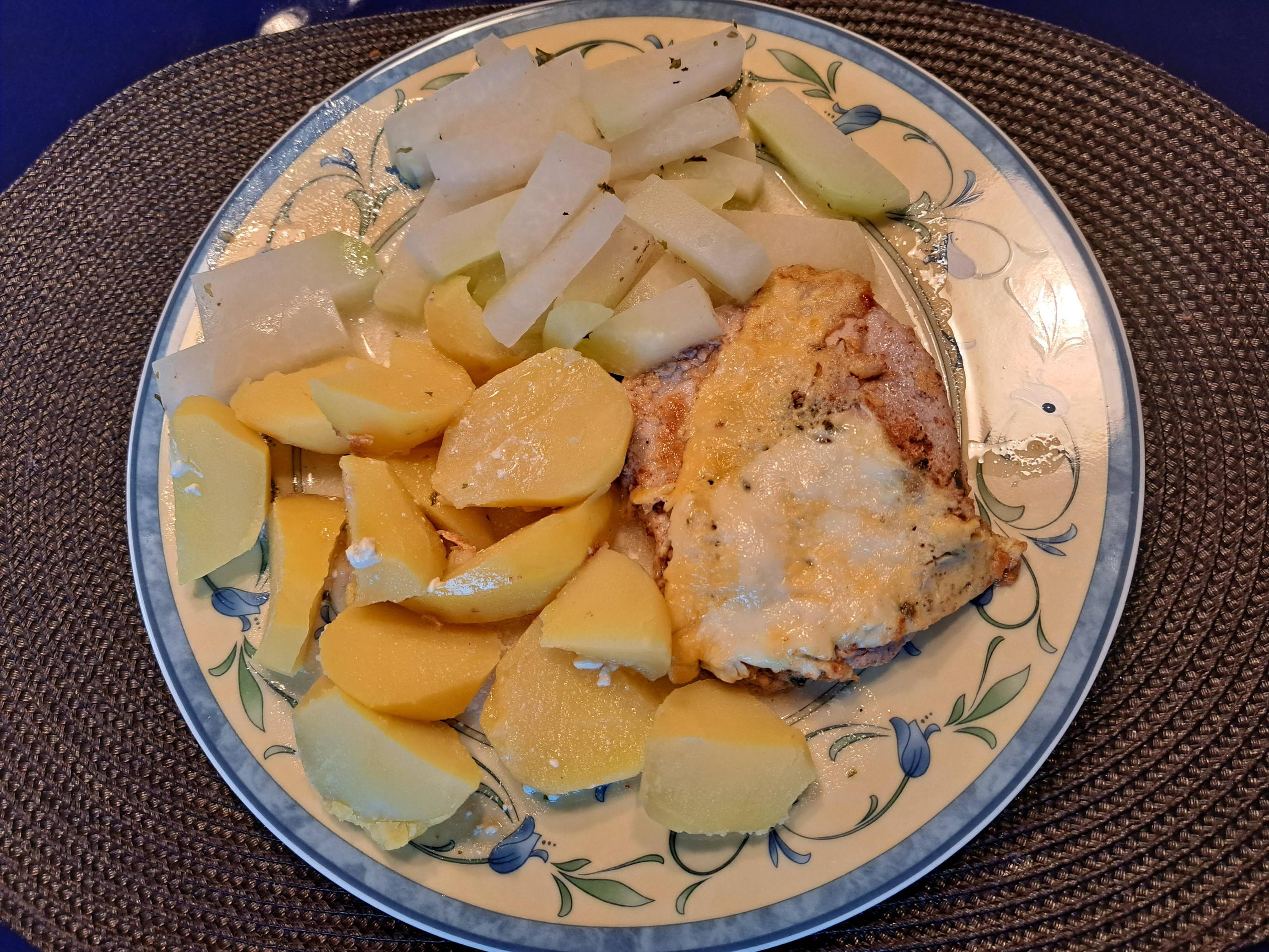 Kalbsschnitzel mit Senfmehlpanade und Kohlrabigemüse