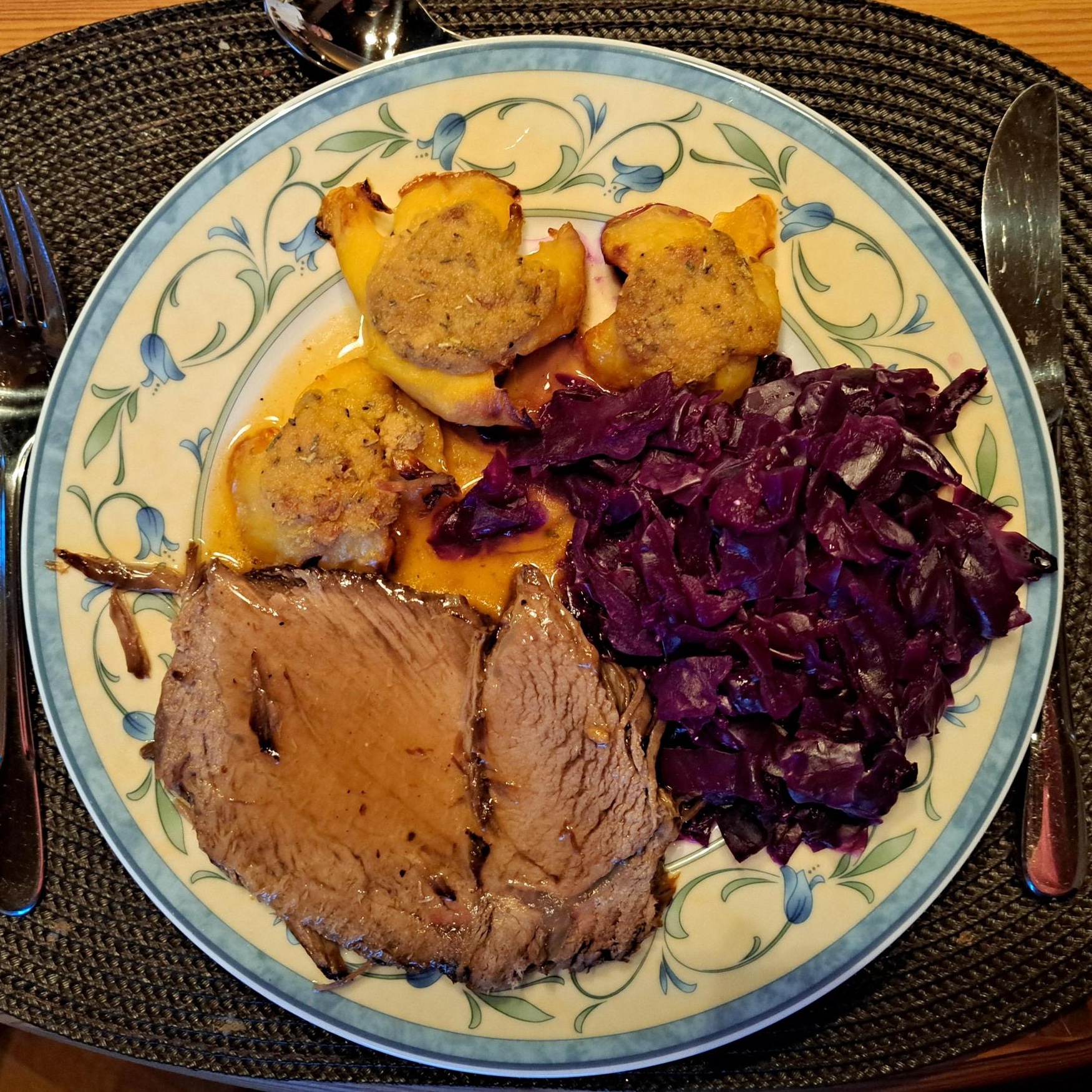 Rotwein-Marinierter Sauerbraten